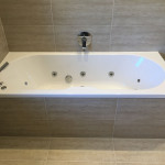 bath with water jets in Tilehurst, Reading