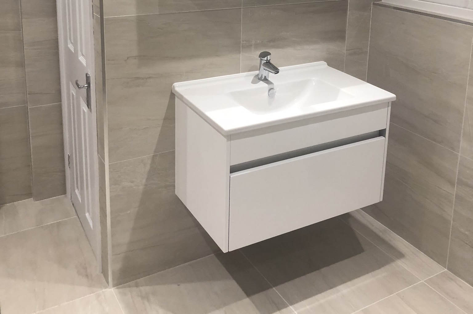 ensuite 3-min-12 modern bathroom design